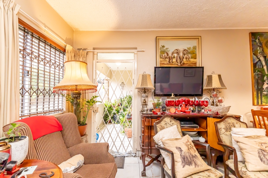 2 Bedroom Property for Sale in Sea Point Western Cape